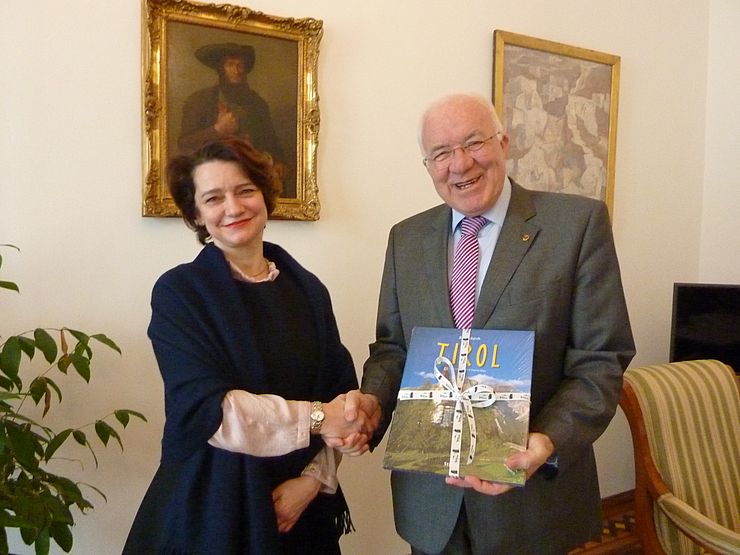 LTP Herwig van Staa mit der slowenischen Botschafterin Ksenija Skrilec