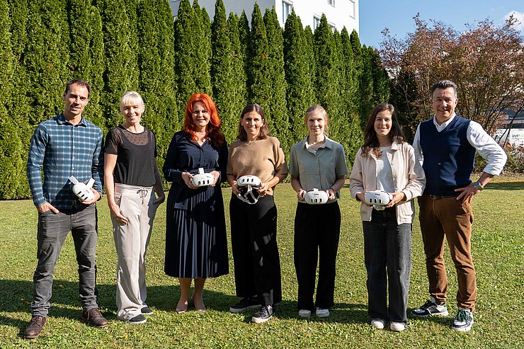 V. l.: Felix Wachholz (DiVOMO, Universität Innsbruck), Elisabeth Happ (DiVOMO, Universität Innsbruck/UMIT TIROL), LRin Cornelia Hagele, Ursula Scholl-Grissemann (DiVOMO, BMIMI-Stiftungsprofessur), Leonie Niemuth (DiVOMO, UMIT TIROL), Alexandra Baier (DiVOMO, Universität Innsbruck), Martin Schnitzer (Universität Innsbruck, Leiter Institut für Sportwissenschaft). 
