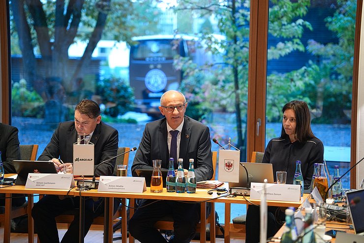 Landeshauptmann Mattle bei der Konferenz