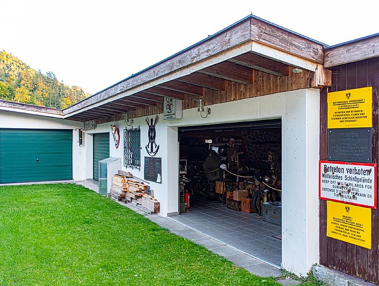 Außenansich des "Tiroler Heeresgeschichtlichen Museums Hans Stock e.V." in Vomp/Fiecht.