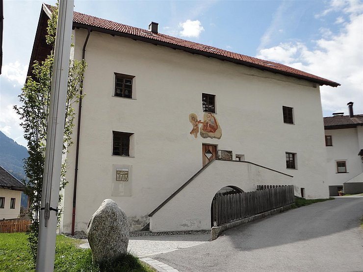 Außenansicht des "Museum im Stamserhaus" in "Wenns"