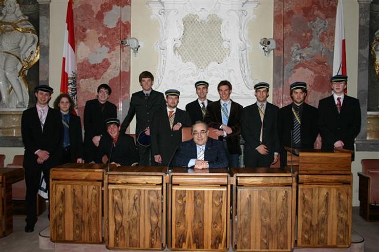 Die derzeitige CALRE-Präsidentin Izaskun Bilbao Barandica (Präsidentin des baskischen Parlaments), Landtagspräsident Herwig van Staa, EU-Kommissarin Danuta Hübner und der ADR-Präsident Luc Van den Brande bei der CALRE-Generalversammlung in Bilbao.
