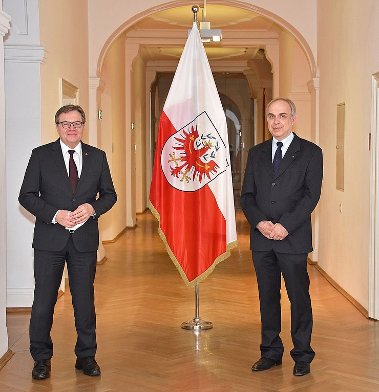 Landeshauptmann Günther Platter und Elmar Rizzoli, der mit 1. Februar das Amt des Krisen- und Katastrophenmanagers antritt. 
