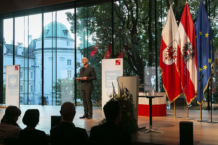 Landestheaterintendant Johannes Reitmeier führte durch den Abend. 