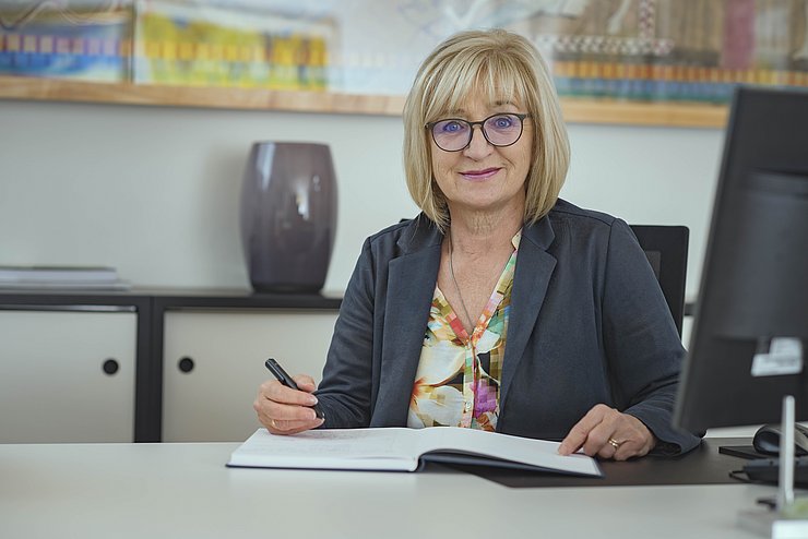 Bildungslandesrätin Beate Palfrader: „Ich möchte mich an dieser Stelle für den vorbildlichen Einsatz aller PädagogInnen bedanken, die diese schwierige Situation bewältigen müssen.“