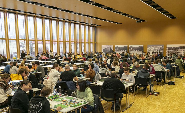 Tausende BesucherInnen werden auch heuer wieder auf der Familienfreizeit- und Spielemesse des Landes Tirol in der Messe Innsbruck erwartet.
