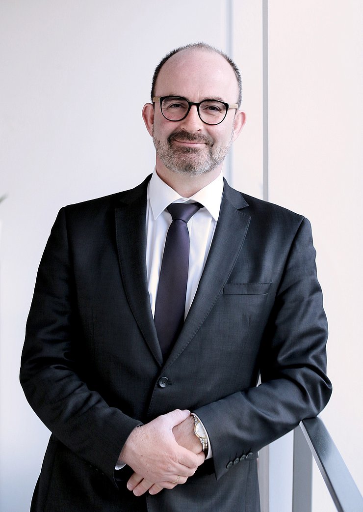 GF Tamerl: „Es ist uns wichtig, jungen Menschen mit einer fundierten Lehrausbildung eine Perspektive am Arbeitsmarkt zu eröffnen. Auch für ältere Arbeitnehmerinnen und Arbeitnehmer, die sich beruflich umorientieren oder weiterbilden wollen, sind unsere Angebote attraktiv.“