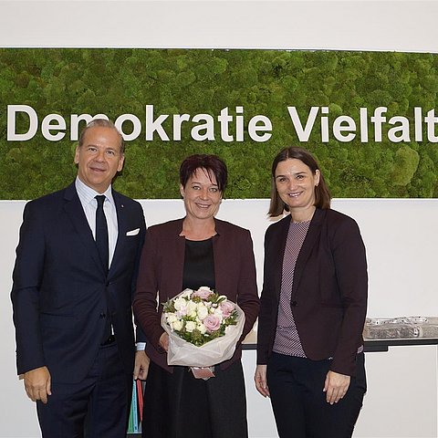 v.l. Honorarkonsul Peter Gaugg, Landtagspräsidentin Sonja Ledl-Rossmann und Botschafterin Kjersti Ertresvaag Andersen