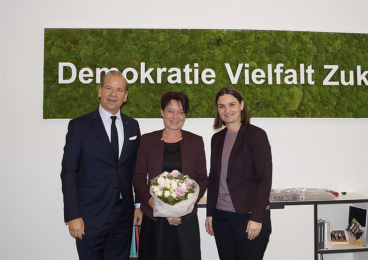 v.l. Honorarkonsul Peter Gaugg, Landtagspräsidentin Sonja Ledl-Rossmann und Botschafterin Kjersti Ertresvaag Andersen