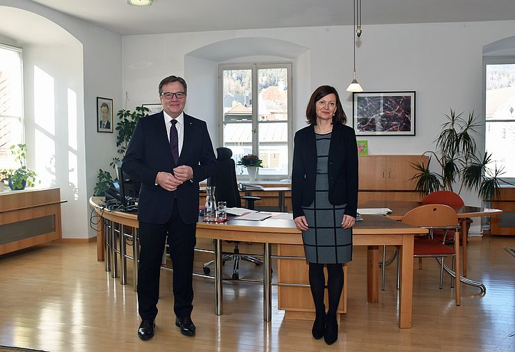 Mit Anfang Jänner hat die Bezirkshauptfrau von Imst ihren neuen Arbeitsplatz eingenommen. Landeshauptmann Günther Platter wünscht viel Kraft und Erfolg für die künftigen Aufgaben.