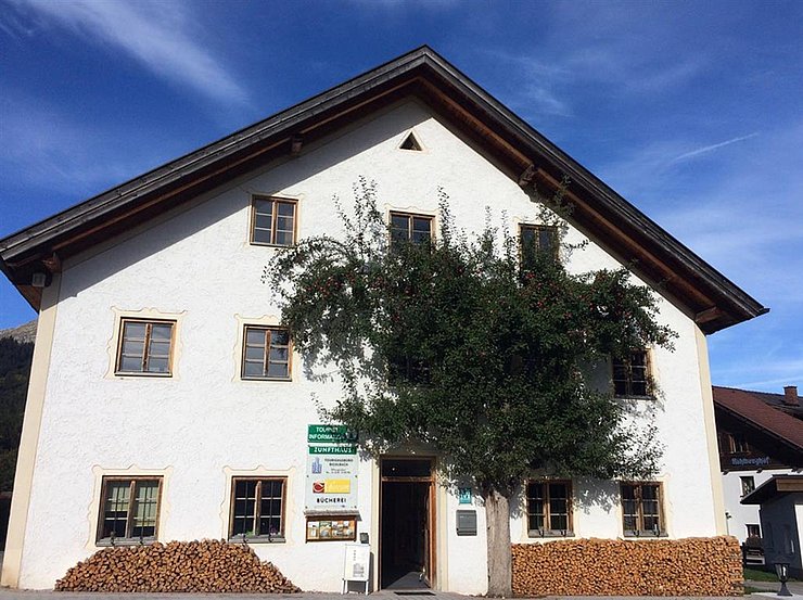 Außenansicht des "Zunftmuseum" in "Bichlbach"
