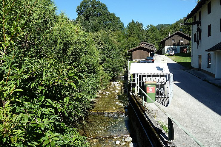 bachaufwärts Brücke Ledergasse vorher