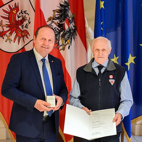 Bundes-Ehrenzeichen für Karl-Heinz Langhofer
