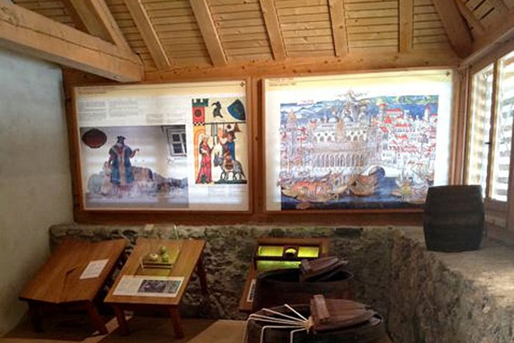 Blick in die Ausstellung der "Burgenwelt Ehrenberg"