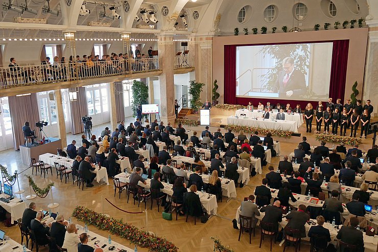 Über 100 Abgeordnete sind nach Meran gekommen.