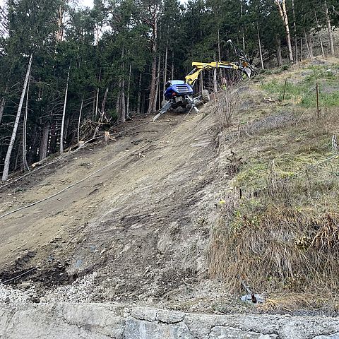 Extreme Hangarbeiten erfordert die Sanierung der Brenner Straße nach dem Hangrutsch bei Kilometer 8,65.