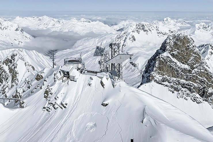 Panoramablick auf die Valluga samt dem Wetterradar in St. Anton