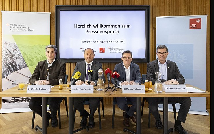 v.l.: DI Harald Oblasser, LH-Stv. Josef Geisler, DI Markus Federspiel, DI Gebhard Walter 