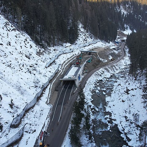 Die neue Mellitzgrabengalerie ist 180 Meter lang und schützt vor Lawinen und Steinschlag.