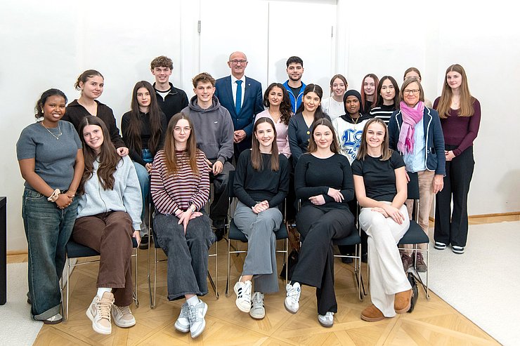 © Land Tirol/Jovanovic Mehrere Personen, die in die Kamera schauen