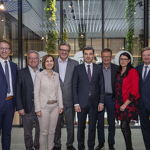 Die Landesräte und Landesrätinnen zusammen mit Innenminister Wolfgang Peschorn bei der FlüchtlingsreferentInnenkonferenz. 