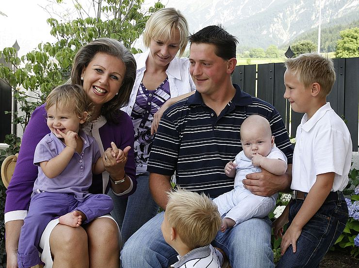 LRin Patrizia Zoller-Frischauf möchte mit der Schulstarthilfe möglichst viele Tiroler Familien unterstützen.