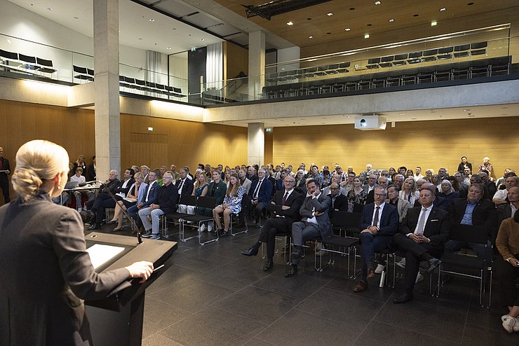© Land Tirol / Mario Webhofer Festakt Verleihung Tiroler Sportehrenzeichen 24. September 2024 - Ansprache Abteilungsvorständin Simone Larcher