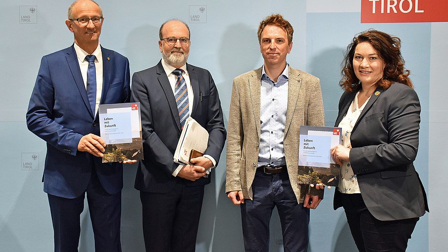 Tirol schaut aufs Klima. | Start des ersten Maßnahmenprogrammes