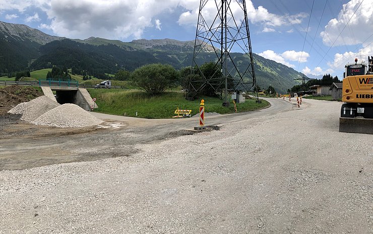 Erdarbeiten für Adaptierung Unterführung, Zusammenrampen und Verlegung Radweg