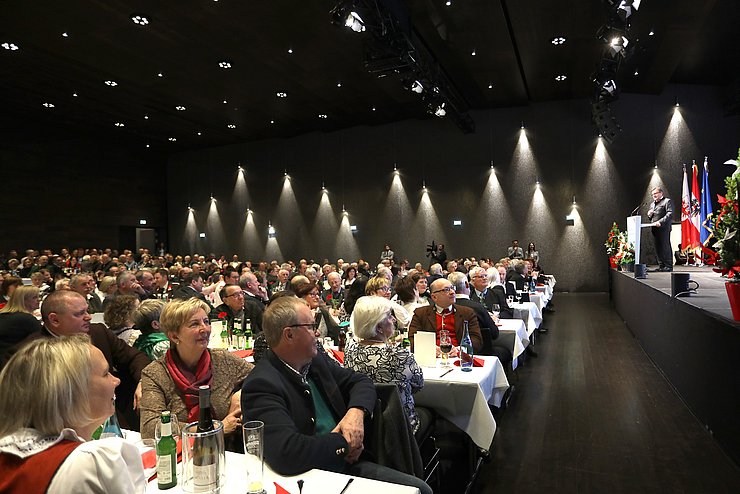 Landeshauptmann Platter dankte Ehrenamtlichen im Bezirk Kufstein für ihr Engagement.