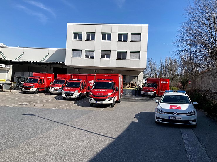 Anlieferung der Sachspenden beim Logistikpartner.