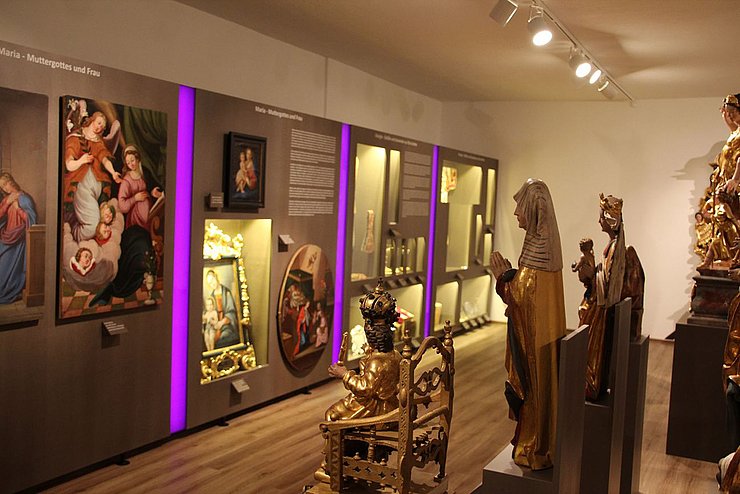 Blick in die Ausstellung im "Pfarrmuseum"