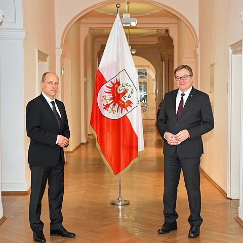 Landeshauptmann Günther Platter und Thomas Pollak, der mit 1. Februar das Amt des Gesundheitsdirektors antritt. 