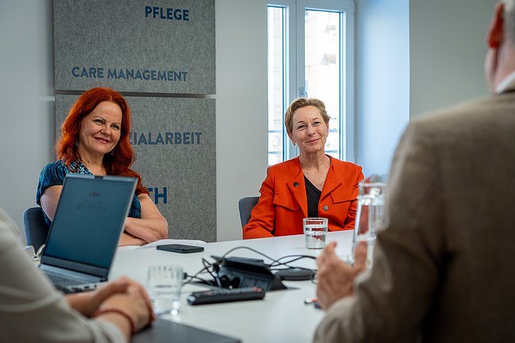 © Land Tirol/Krepper LRin Hagele und LRin Rüscher