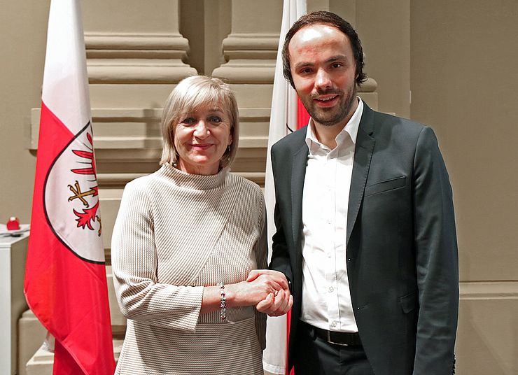 Kulturlandesrätin Beate Palfrader mit ihrem Südtiroler Amtskollegen Philipp Achammer.