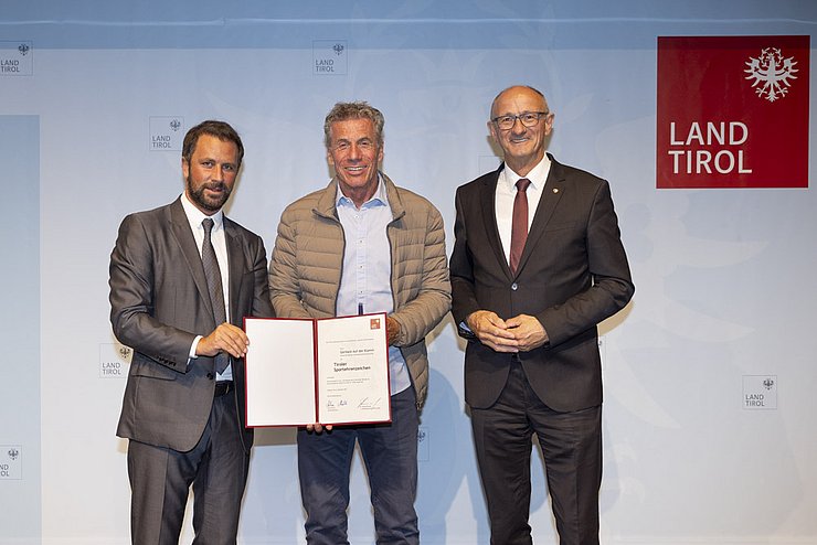 © Land Tirol / Mario Webhofer v.l.n.r. 1. LHStv. Georg Dornauer, Gerhard Auf der Klamm, LH Anton Mattle