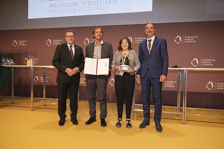 LH Günther Platter und LH Arno Kompatscher mit Johanna Lugger-Dönmez und Klaus Ritzer vom Tirol-Projekt "Komm!unity".