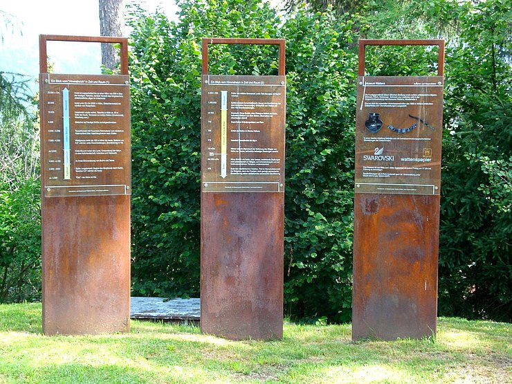 Infotafeln in der "Rätersiedlung Himmelreich" in "Wattens"