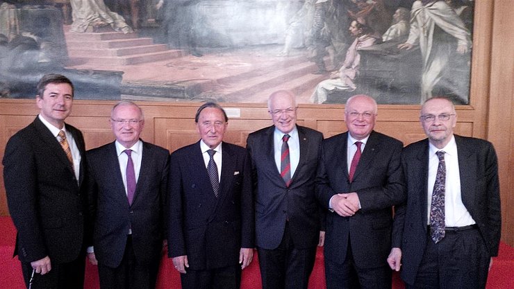 Hochkarätig besetzt war die Tagung mit Landtagspräsident Herwig van Staa (3. v. re.)