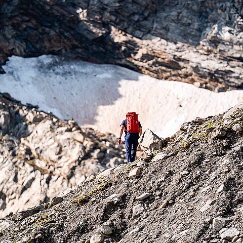 Sicher unterwegs beim Wandern in den Bergen 
