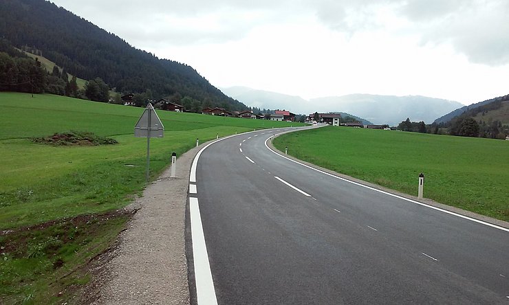 Blick nach  Nord-West Fertiggestellte Fahrbahn