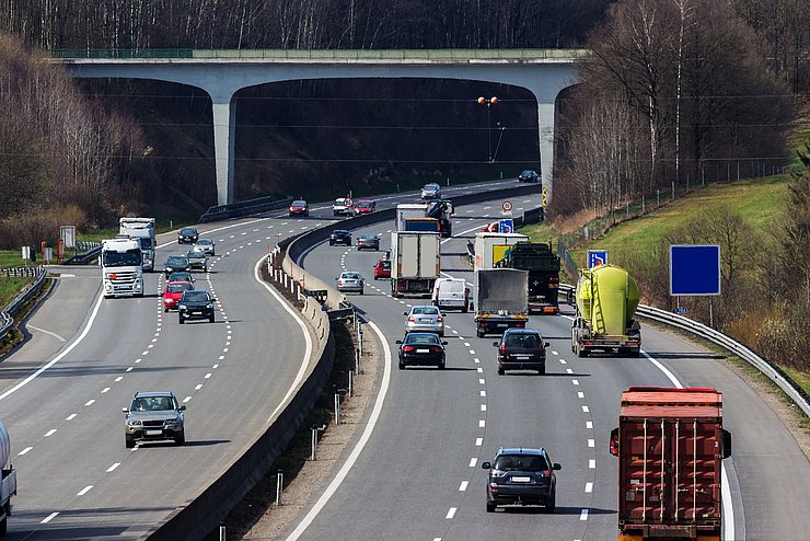 Lastwagen auf der Autobahn