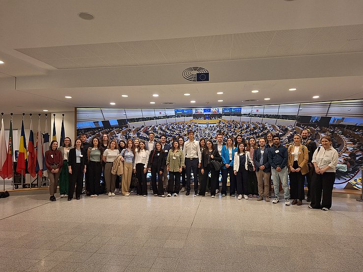 Studentinnen und Studenten besuchen die EU-Kommission.. 