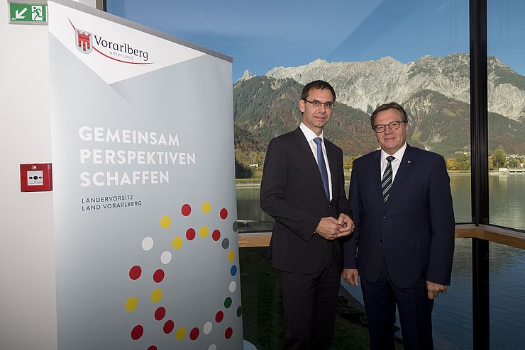 LH Günther Platter (links) und Vorarlbergs LH Markus Wallner bei der FinanzreferentInnenkonferenz in Vorarlberg.