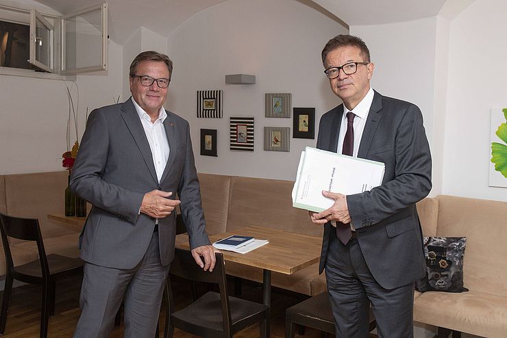 Dreistündiges Arbeitsgespräch Freitagabend zwischen LH Günther Platter und Gesundheitsminister Rudi Anschober in Innsbruck.