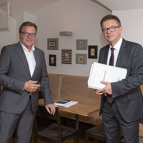 Dreistündiges Arbeitsgespräch Freitagabend zwischen LH Günther Platter und Gesundheitsminister Rudi Anschober in Innsbruck.