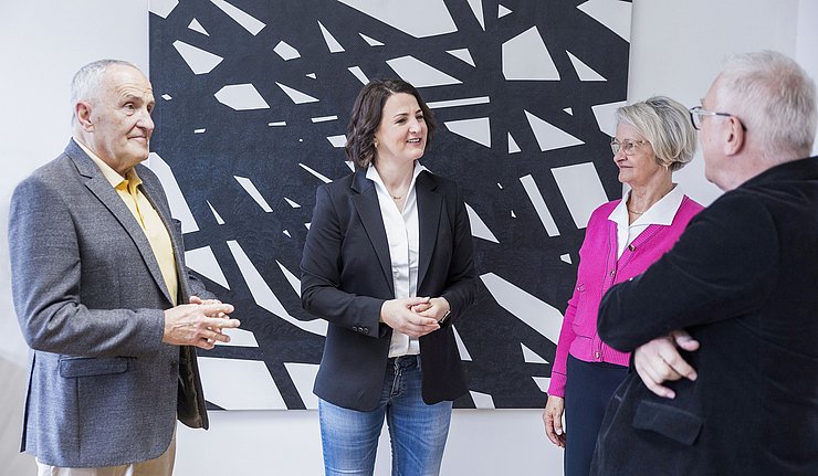 Seniorenlandesrätin Astrid Mair lädt alle SeniorInnen herzlich zur Seniorenenquete und Seniorenmesse SENaktiv 2023 ein.  