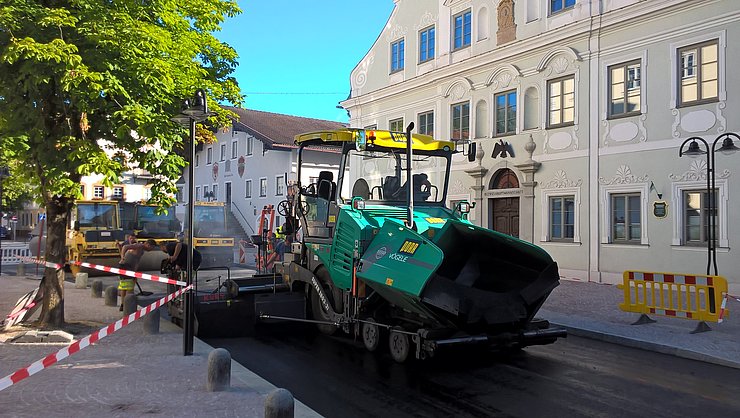 B 198 Obermarkt-Isserplatz - Asphaltdeckeneinbau