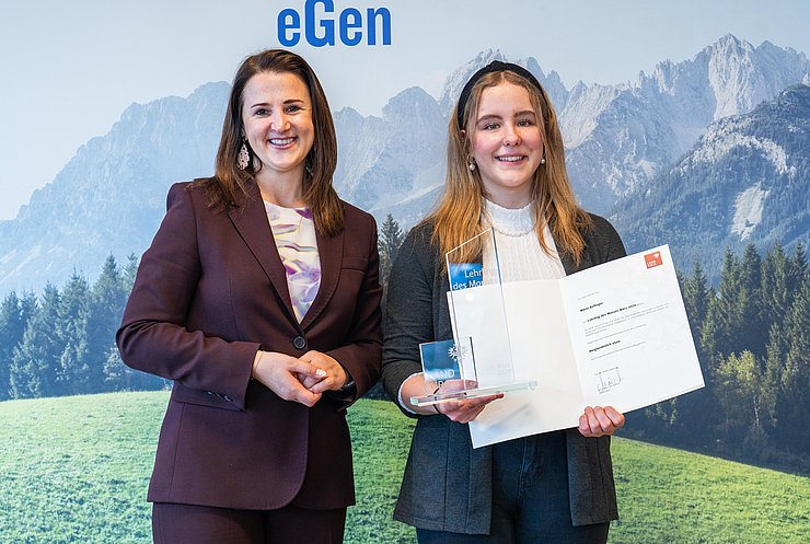 Arbeits- und Jugendlandesrätin gratulierte Maria Bellinger herzlich zum "Lehrling des Monats März 2026" in ihrem Betrieb in Wörgl.