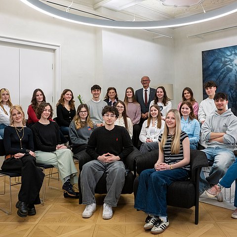 „Frag den LH“ im April: Perspektiven für junge Menschen